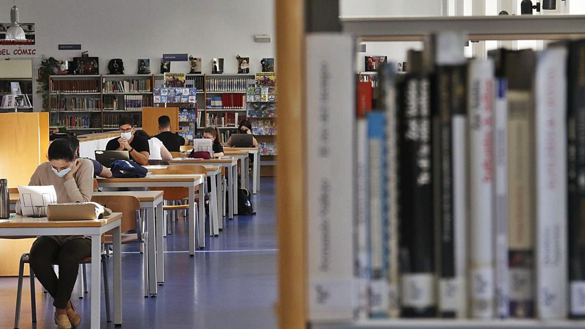 Las bibliotecas acogen a los estudiantes, pero su función social pretende ir mucho más lejos.