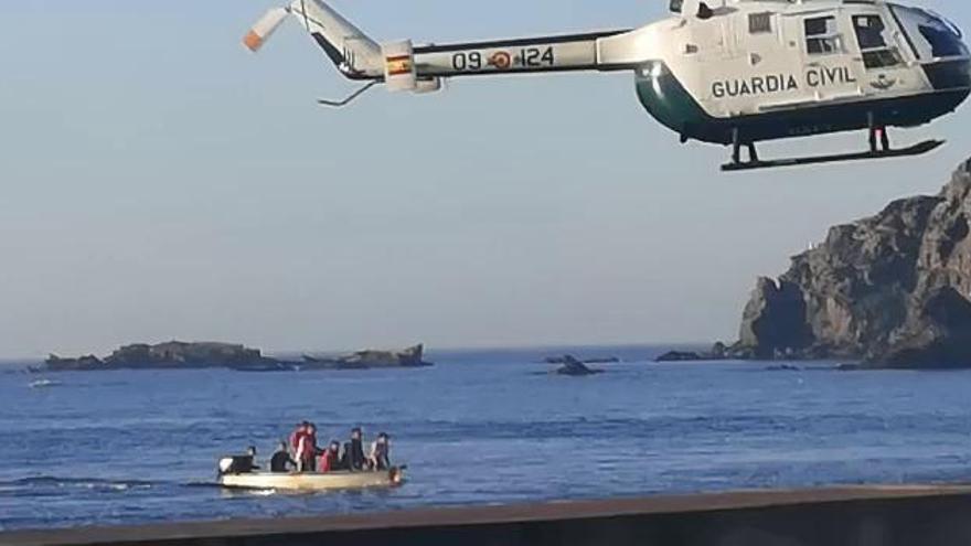 Cuatro pateras más llegan a Cabo de Palos y al Puerto de Cartagena