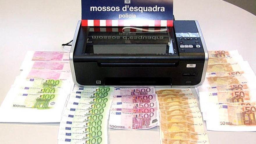 Localitzen a Lleida més de 3.500 euros en bitllets falsos