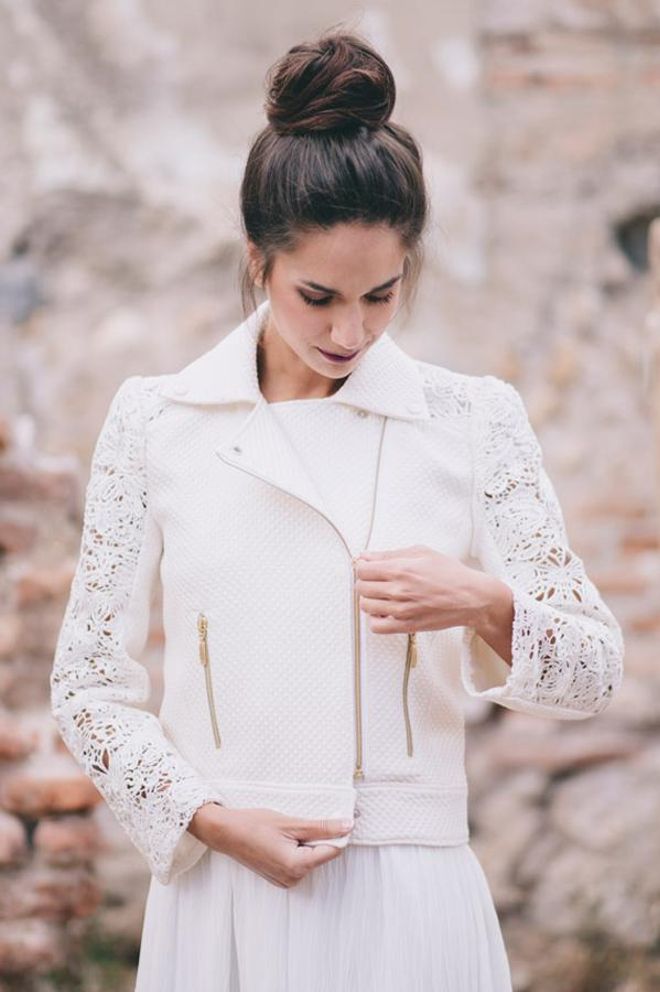 Vestidos de novia para noches de verano: Prácticos complementos
