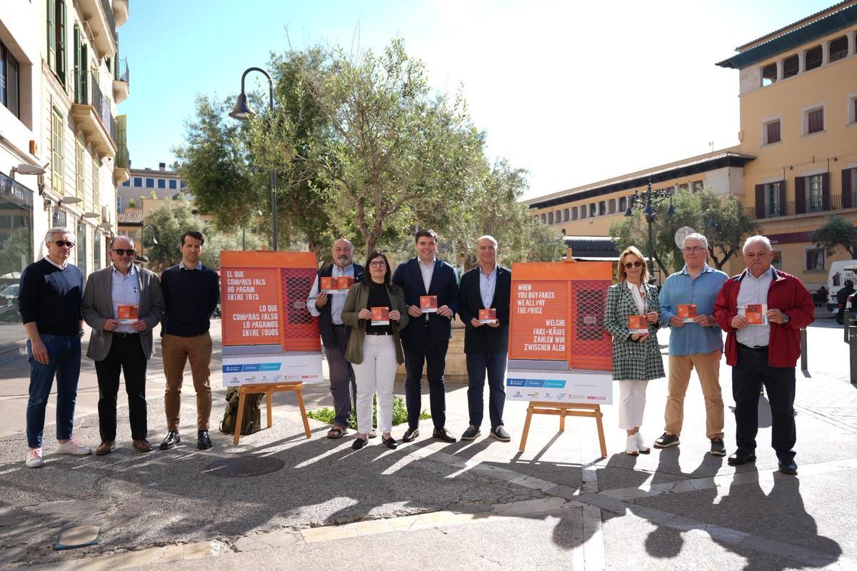 Presentación de la campaña 'Lo que compras falso lo pagamos entre todos’