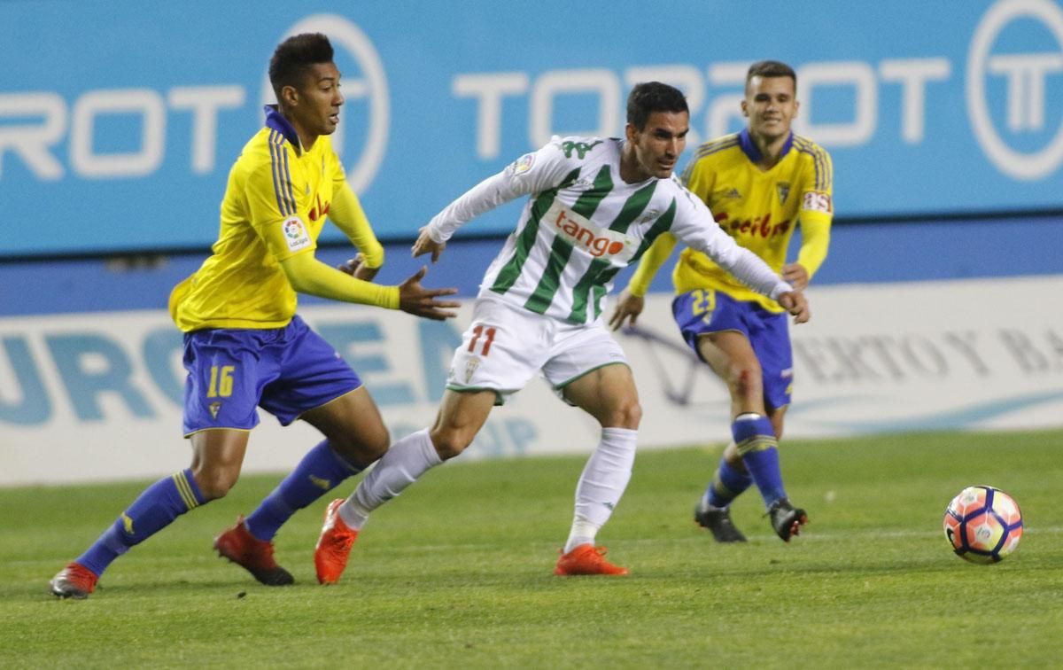 FOTOGALERÍA / Las mejores imágenes del Cádiz-Córdoba