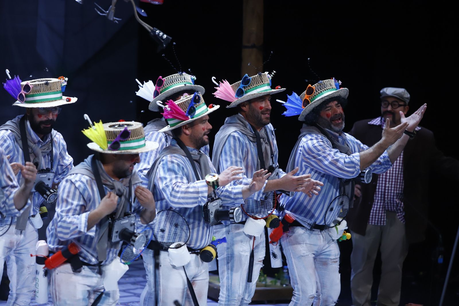 Chirigota Los Turistas Se Las Dan De Artistas