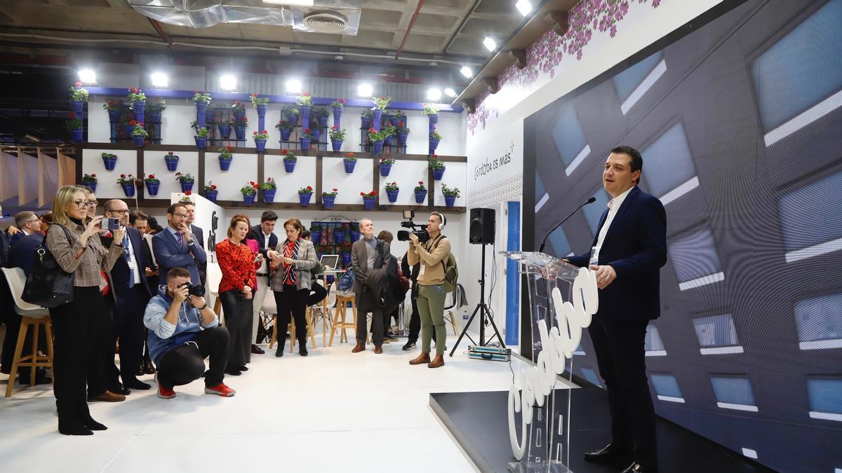 El alcalde de Córdoba, José María Bellido, durante la presentación en Fitur de la programación del Centro de Convenciones y Congresos..