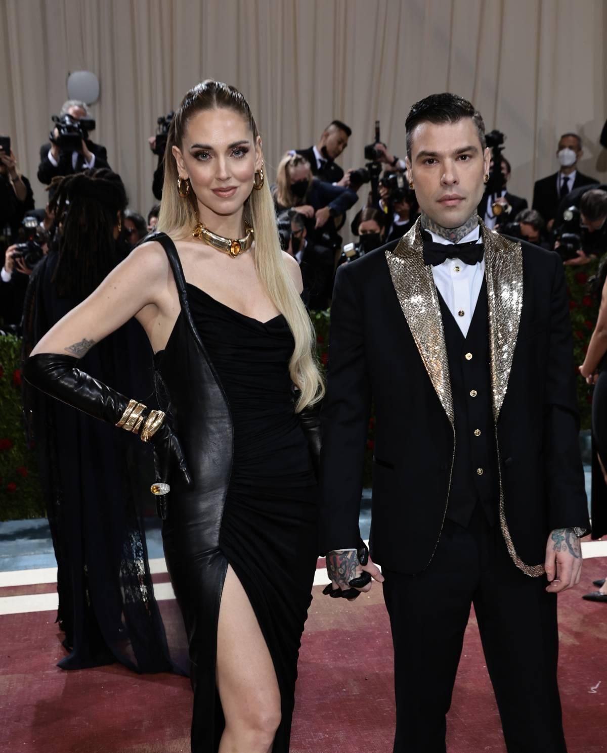 La melena de Chiara Ferragni, que posa junto a Fedez en la Gala Met 2022