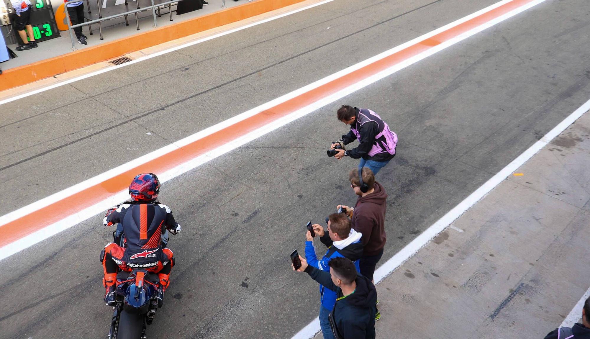 Primeras imágenes de Marc Márquez entrenando con la Ducati en Cheste