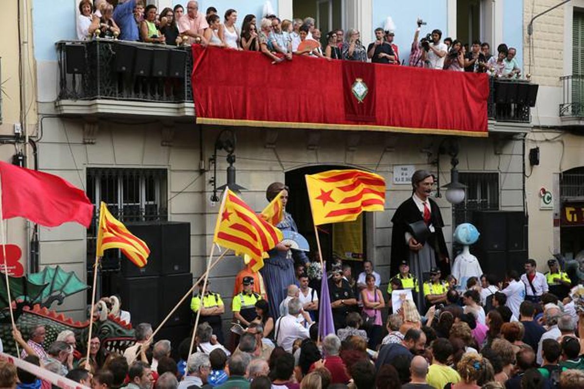 Moment del pregó de les festes a càrrec d’Antoni Miquel i Cerveró, ’Leslie’.