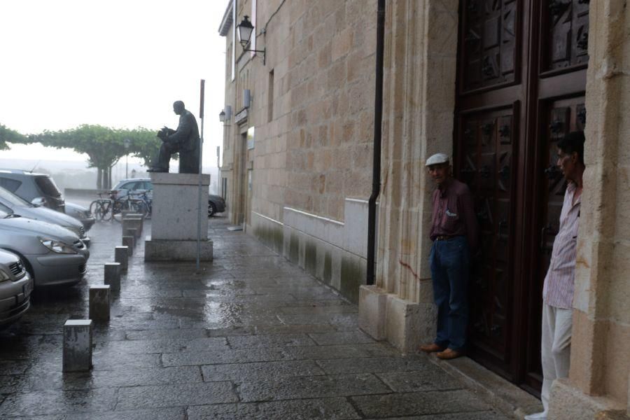 Un chaparrón sorprende a los zamoranos