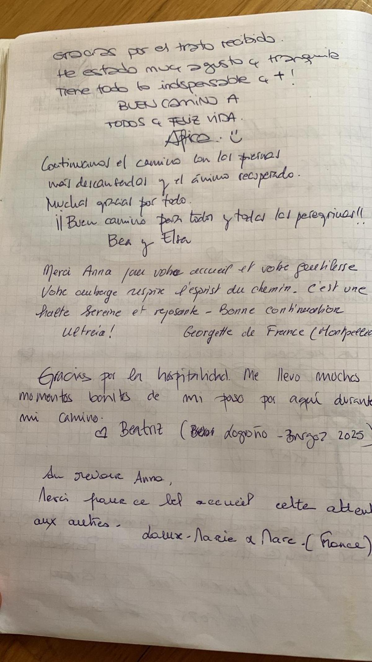 Alguns dels escrits que els pelegrins van deixar en el llibre de l'alberg.
