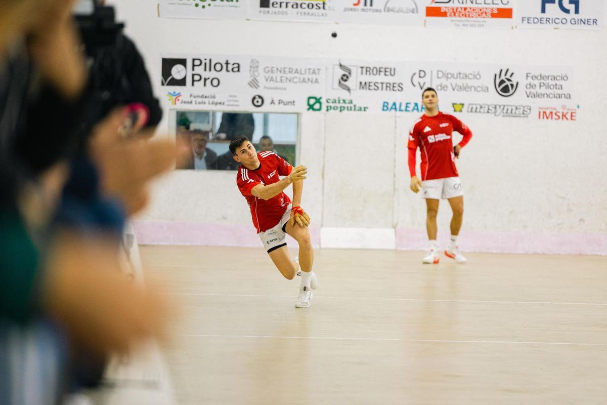 Tonet IV juga de raspall.