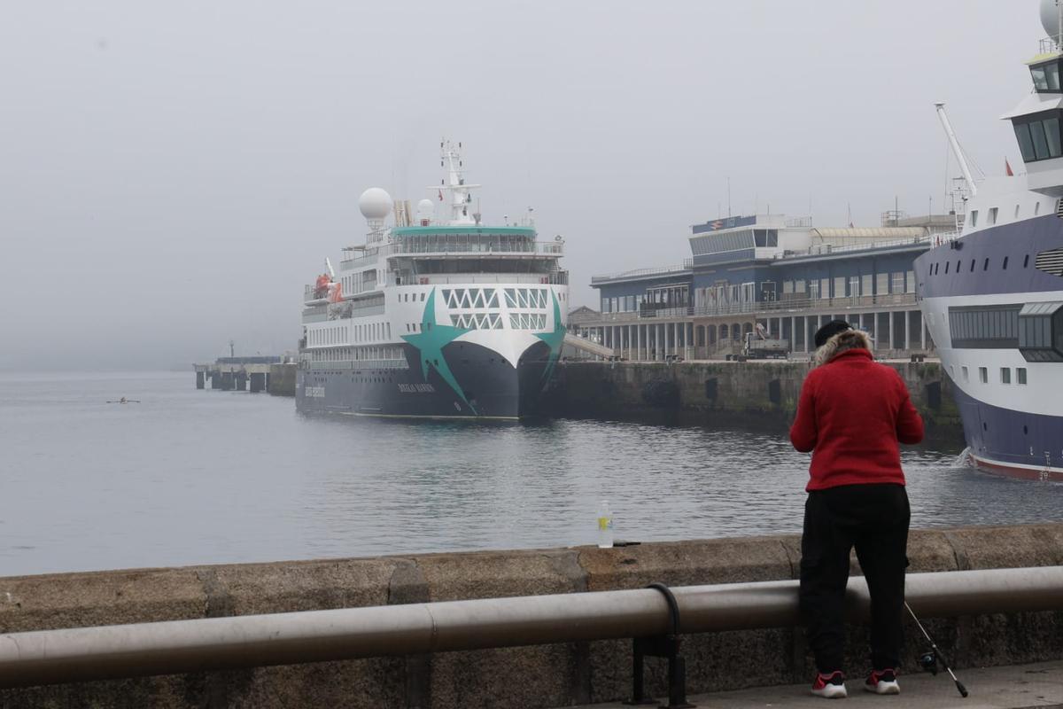 Samil se cubre de niebla después de un fin de semana de lleno absoluto