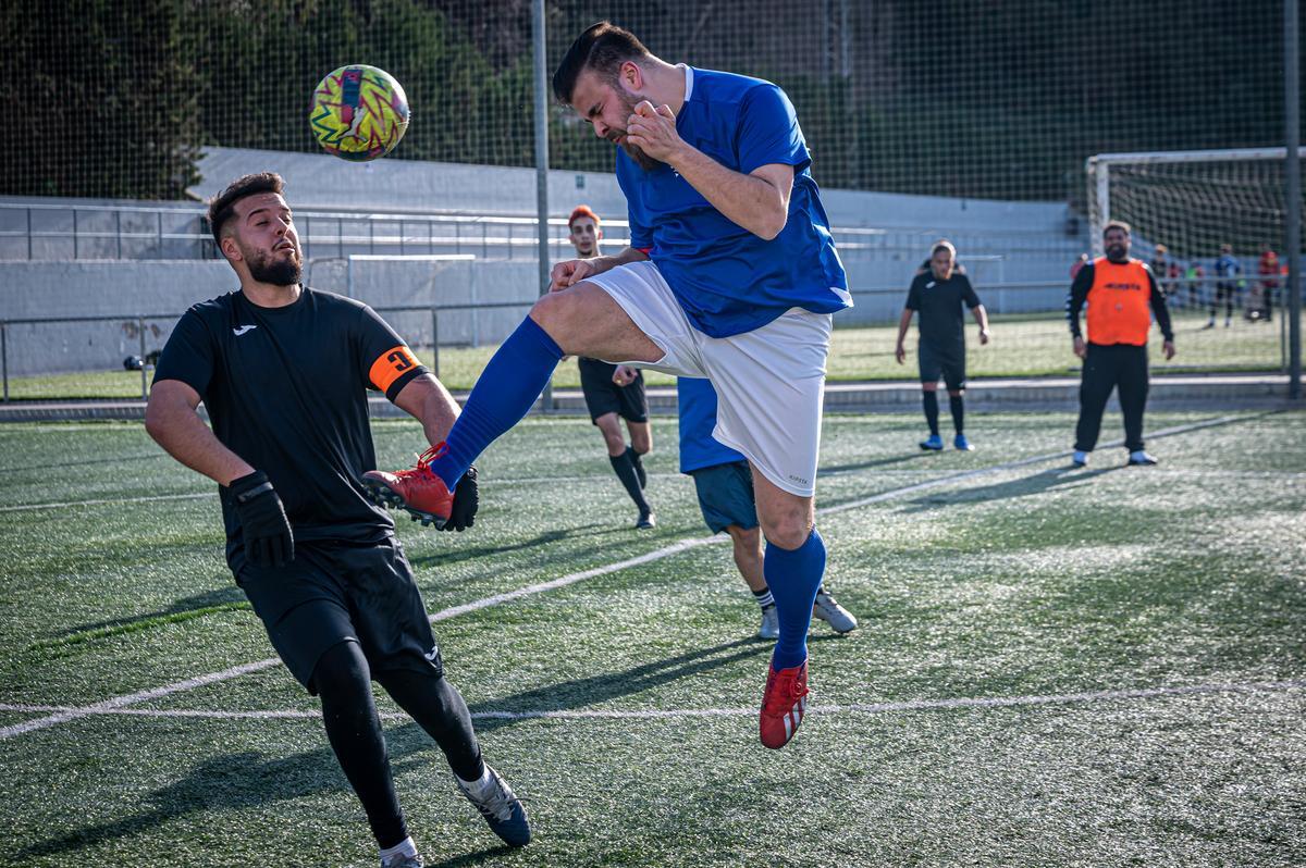 La Kings League gitana hechiza a los barrios de Barcelona