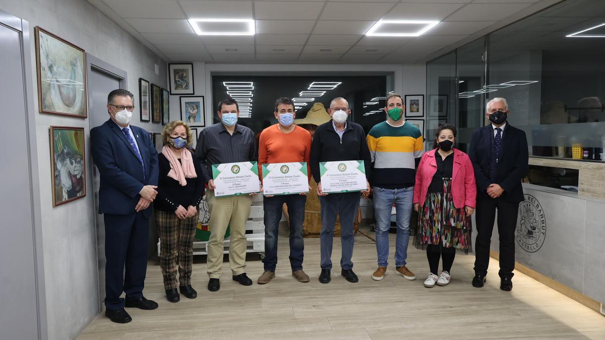 Ramón, Porcar, Roig, Velasco, España, Braina, Escuder y Altava, este martes, tras la entrega del diploma a los ganadores.