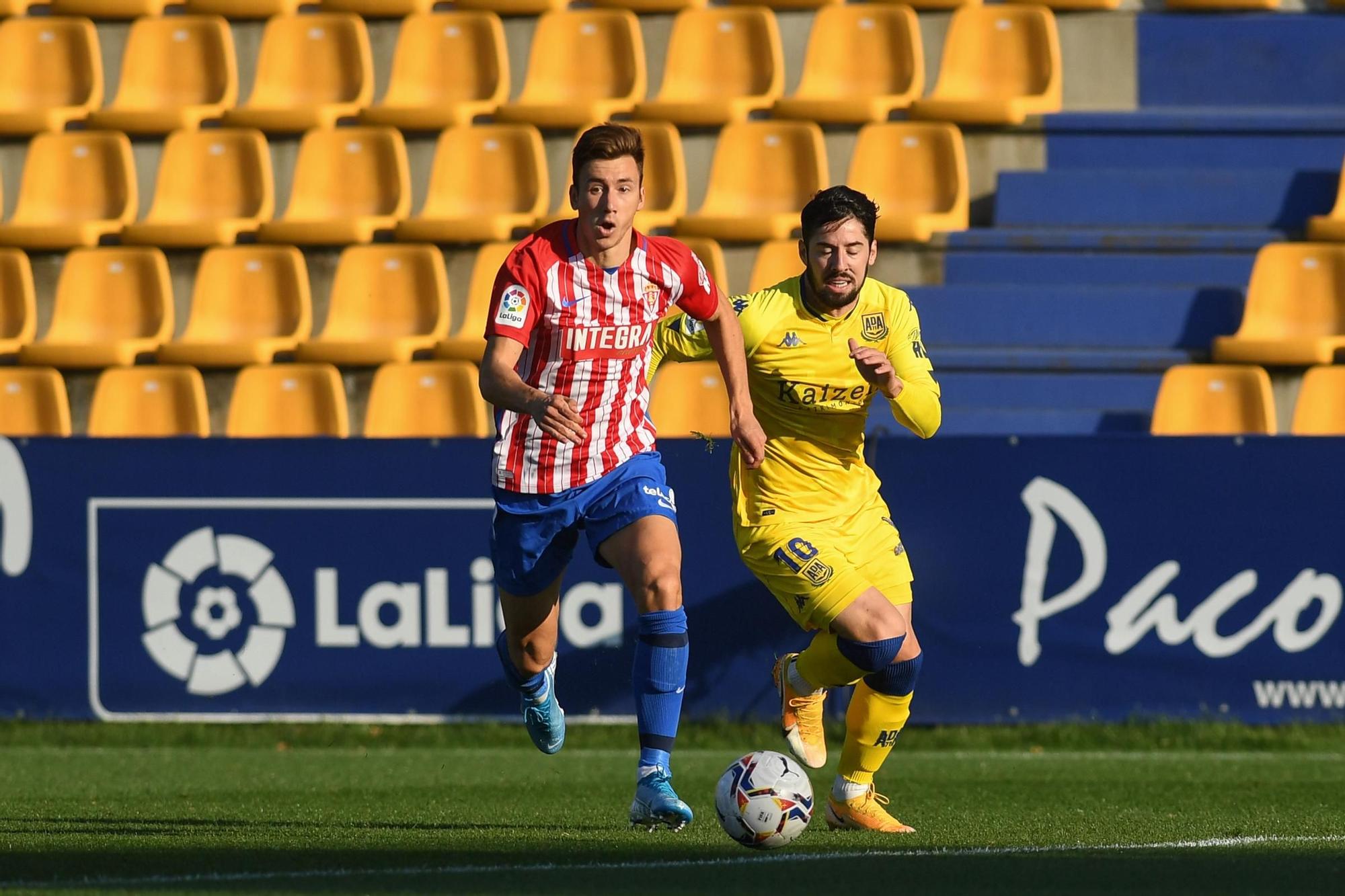 El partido entre el Alcorcón y el Sporting, en imágenes