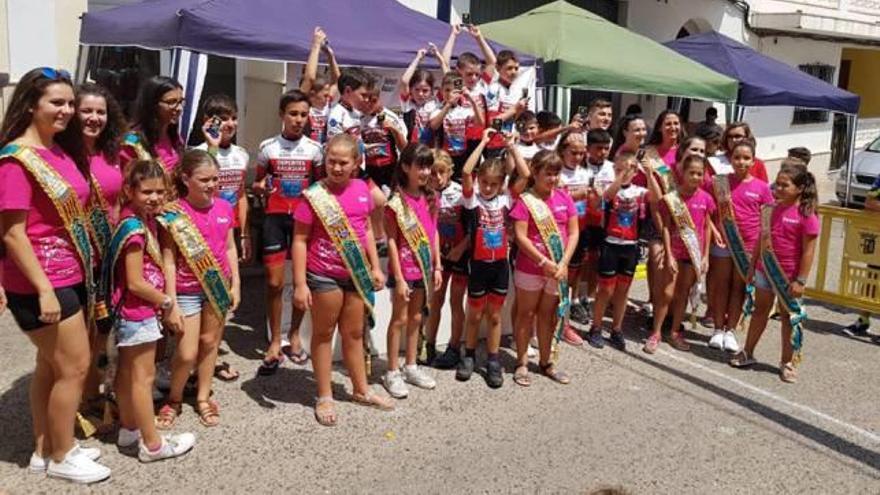 Càlig acogió a las escuelas de  ciclismo con motivo de sus fiestas