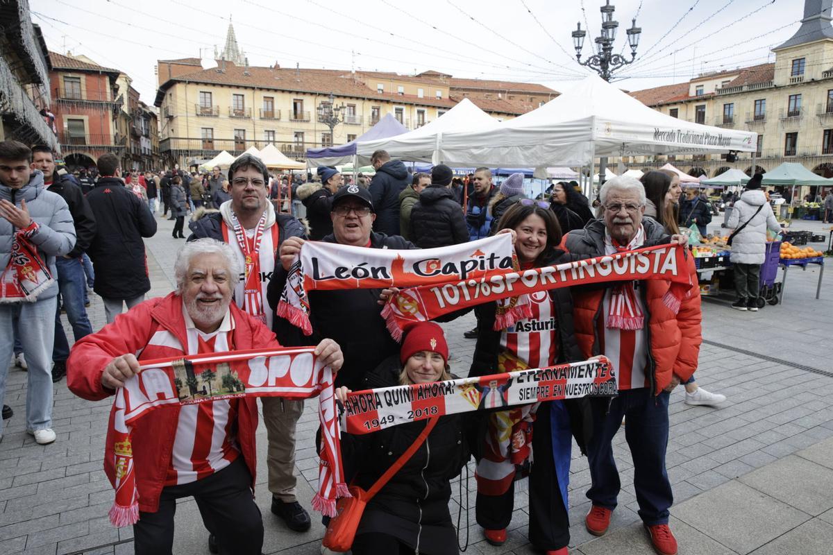 La Mareona invade León ates del partido del Sporting