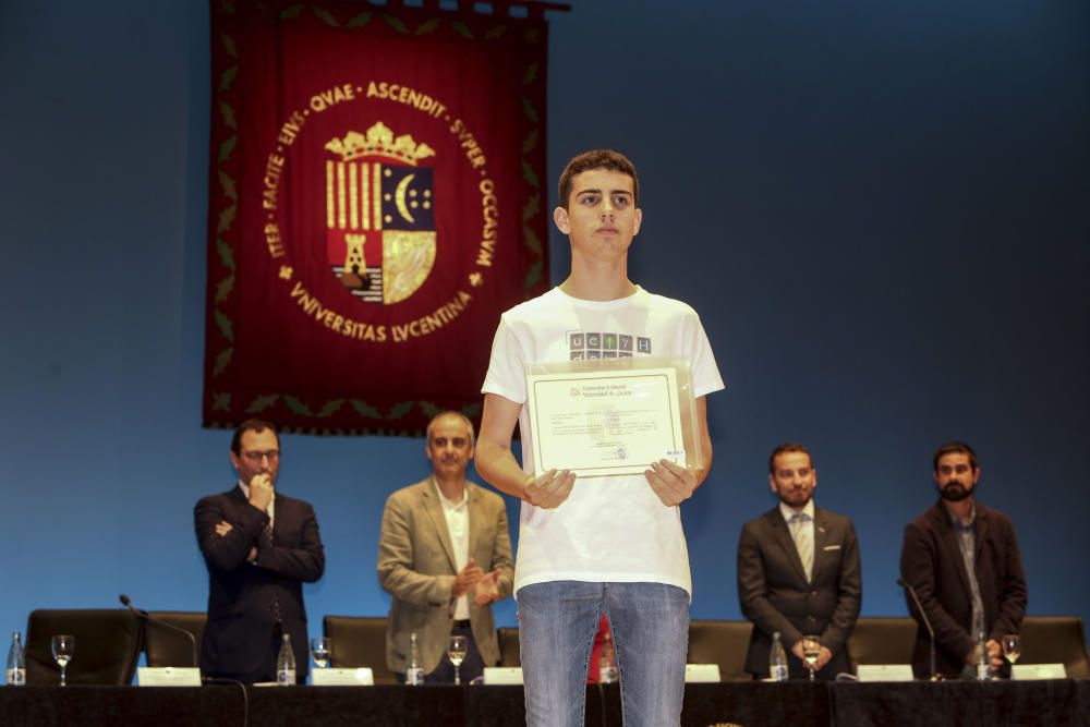 150 alumnos recogen en la UA sus diplomas de la Olimpiada del Saber