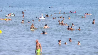 El mar alcanza su temperatura máxima del verano con 29 grados en València