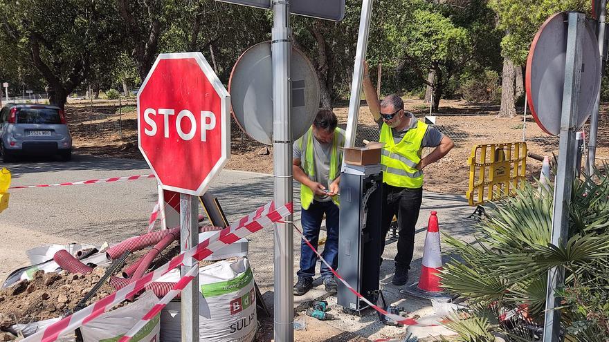 Pollença denuncia el "caos" del primer día de limitaciones de tráfico en Formentor