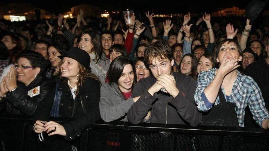 Zaragoza permitirá entrar a los menores en actos culturales y musicales