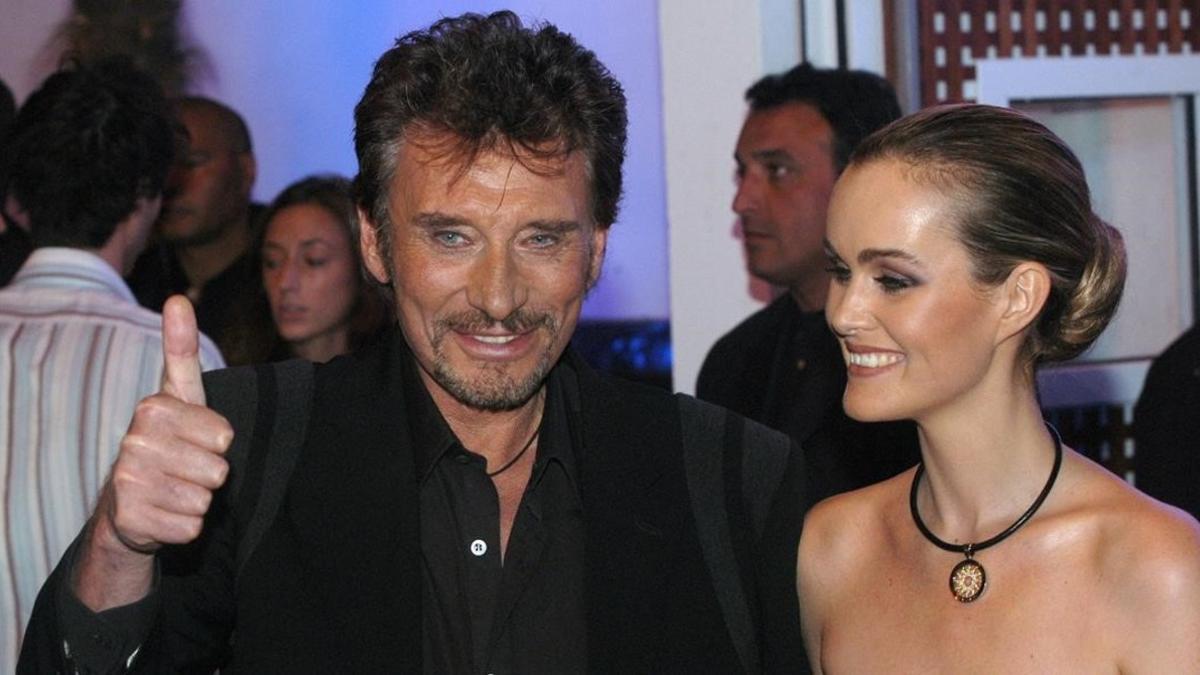 Johnny Hallyday y su esposa, Laeticia Boudou, en una imagen del 2003.