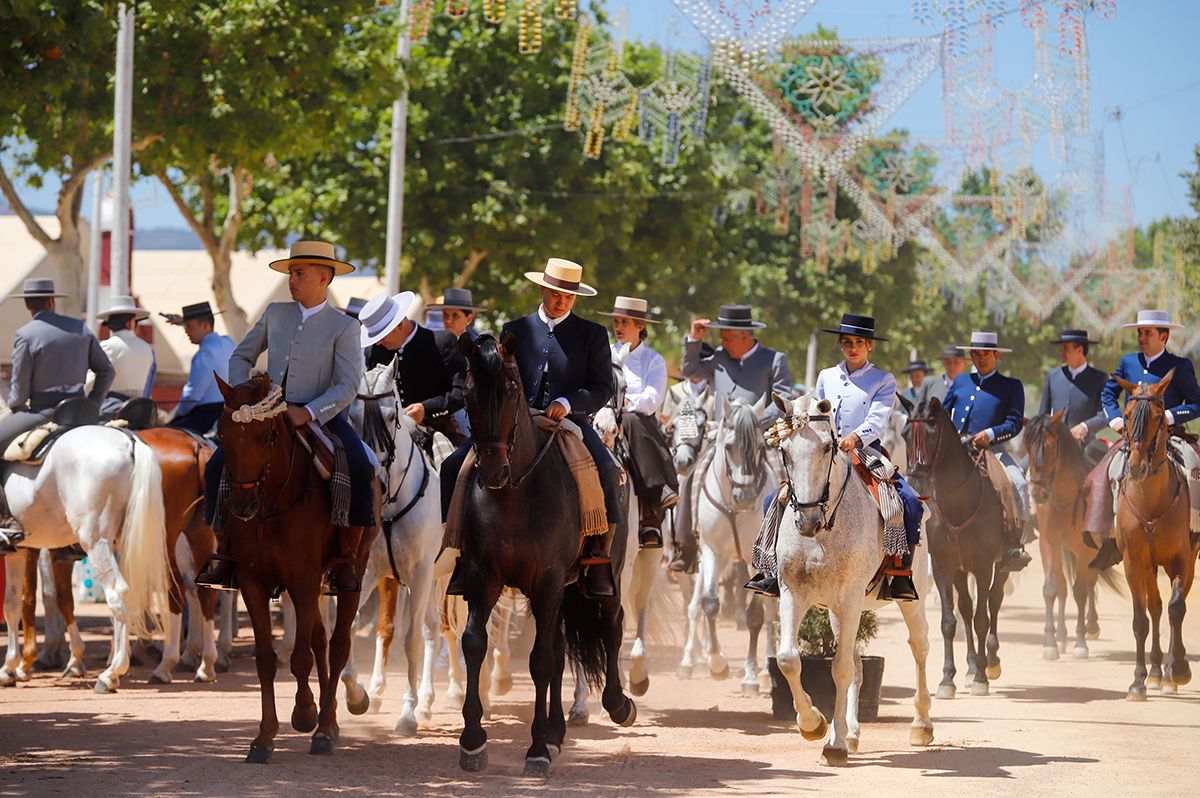 Córdoba exhibe calidad en su paseo de caballos