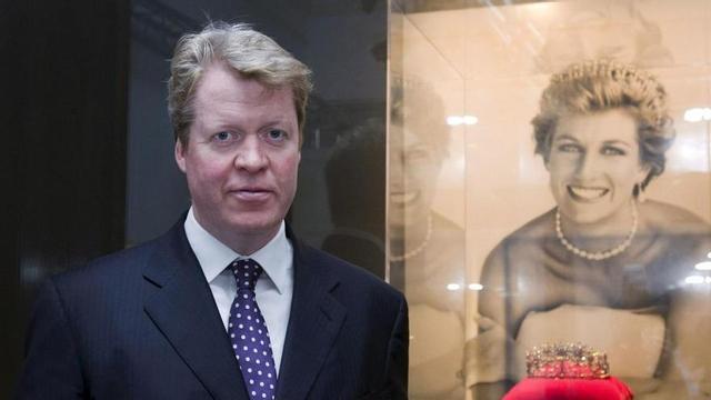 El comte Charles Spencer, germà de la desapareguda princesa Diana de Gal·les, en una exposició sobre Lady Di, a Budapest.