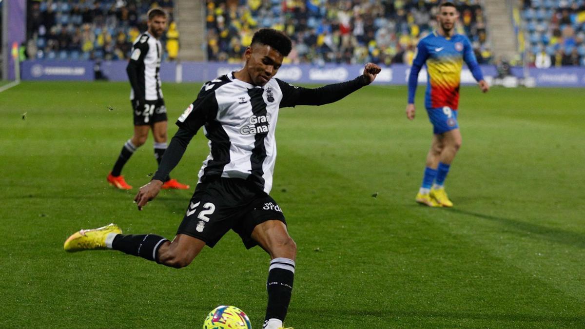 Marvin Park ejecuta un desplazamiento en largo en el último encuentro de la UD ante el Andorra.