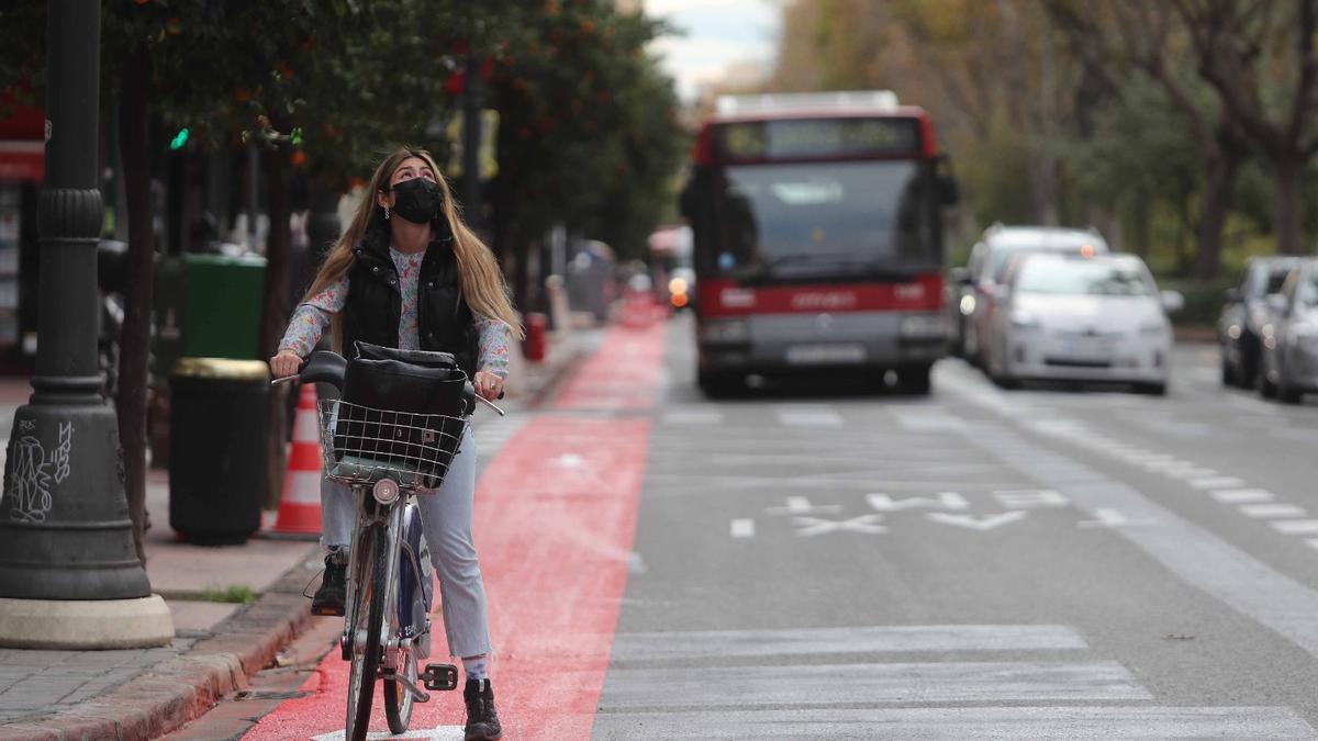 Abre un tramo del carrril bici de las grandes vías de València