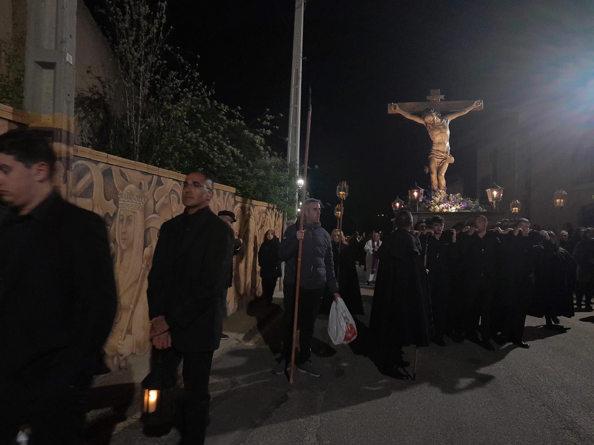 GALERÍA | Procesión del Cristo del Amparo en Toro