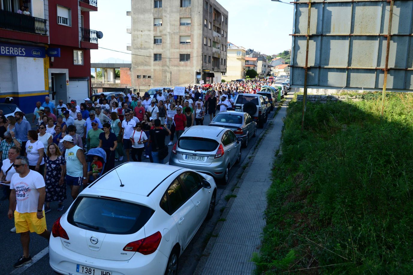 Moaña planta el grito en la calle: "Coa nosa saúde non se xoga"