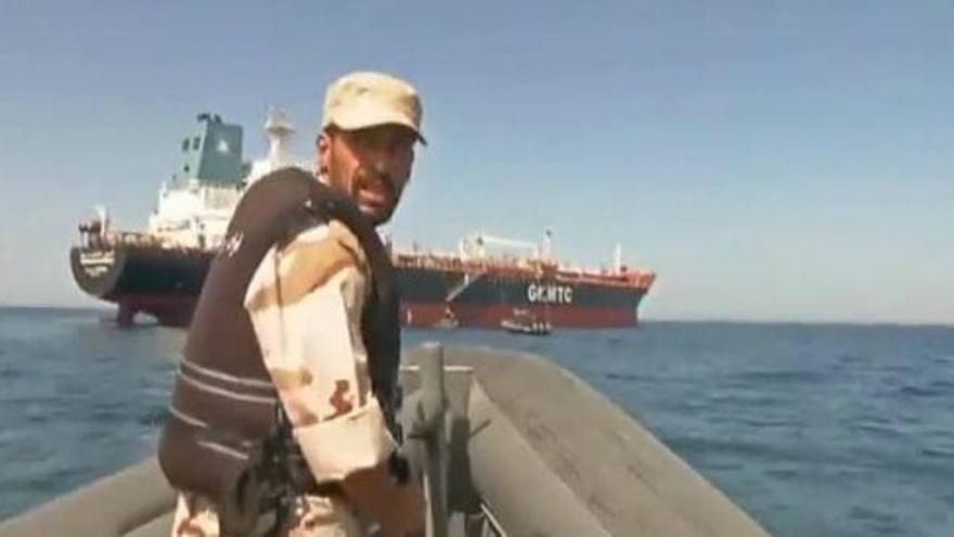 Rescatan a 102 inmigrantes en Libia que iban a la deriva