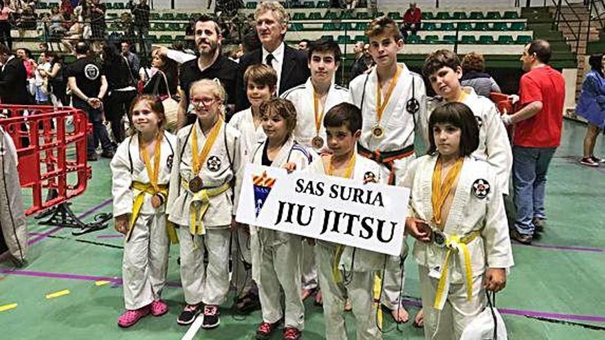 La foto de grup dels esportistes de la SA Súria, a Ontinyent