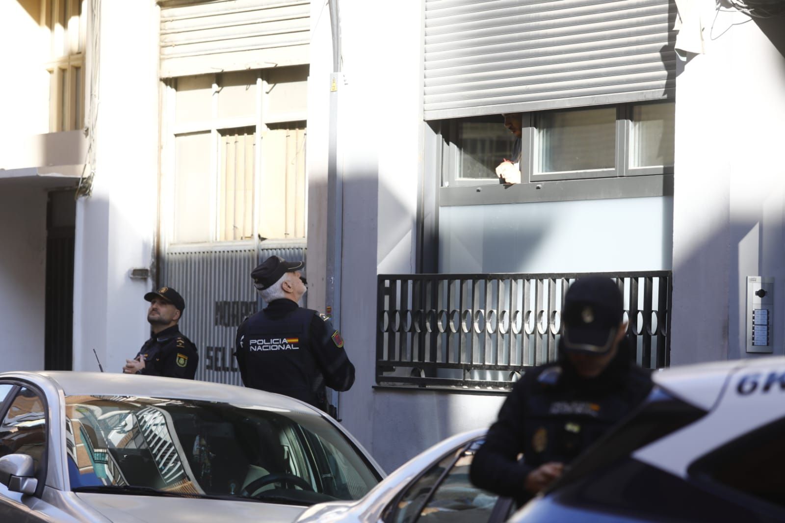 En imágenes | La Policía investiga un asesinato machista en Zaragoza