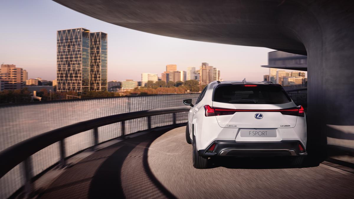 Lexus UX 250h