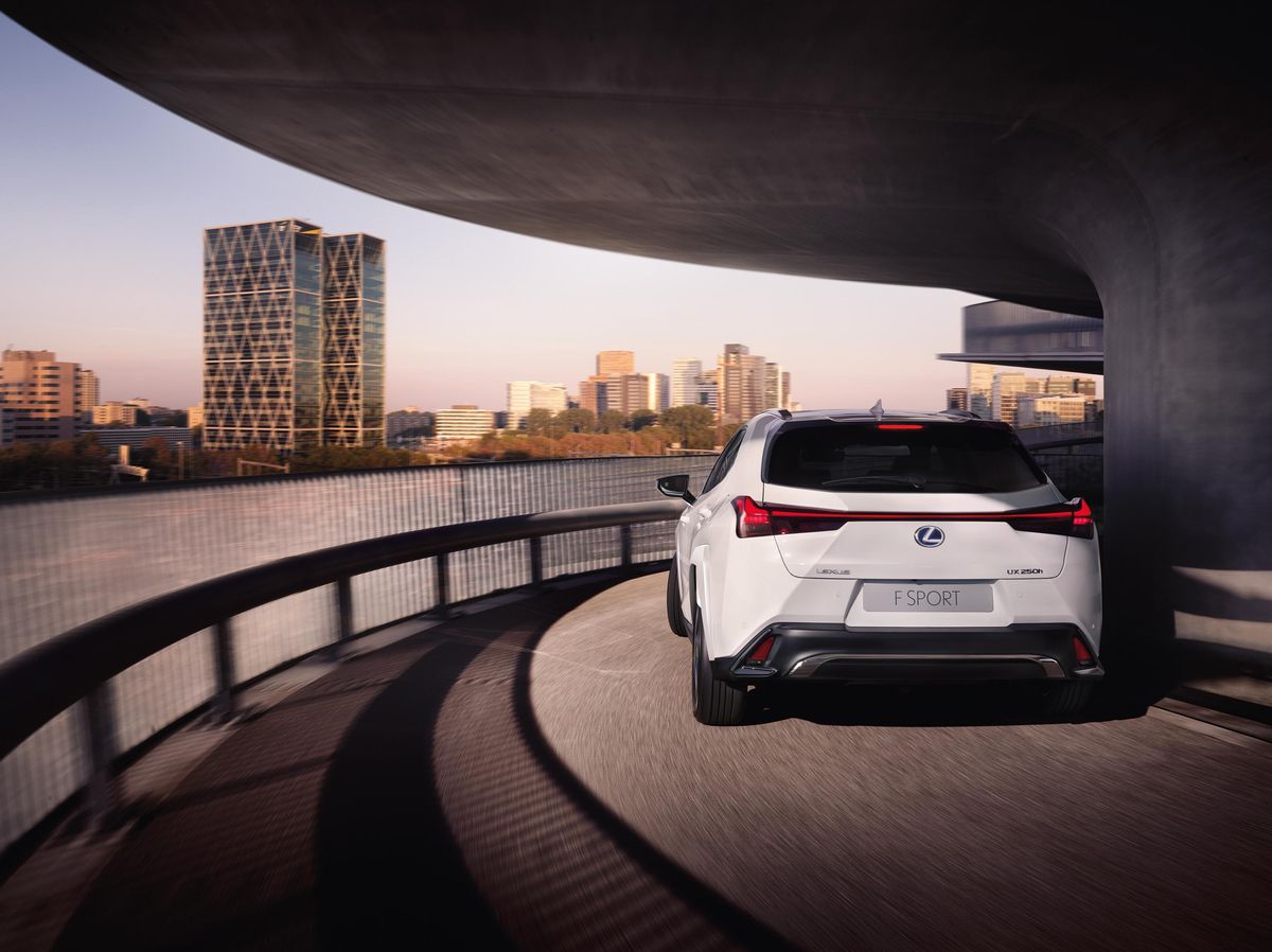 Lexus UX 250h