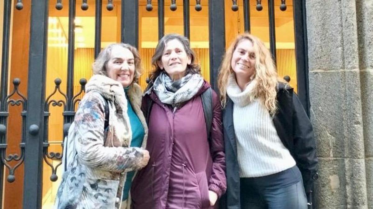 De izquierda a derecha: la directora de la escuela de música La Berenguela, María José Cerviño; Loli Fojón, que dirige la Academia Lodanzas, y Silvia Miramontes, que se encuentra al frente de Siliria Dance Center