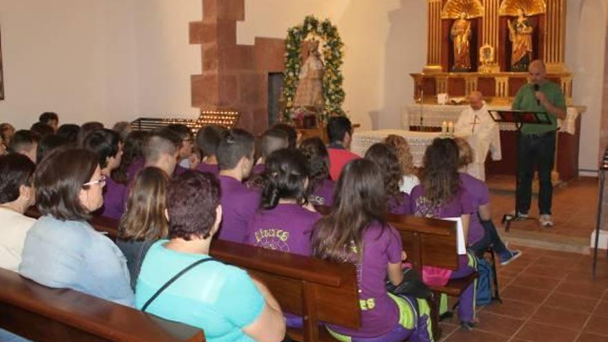 Cabanes muestra su fervor a la Mare de Déu de les Santes