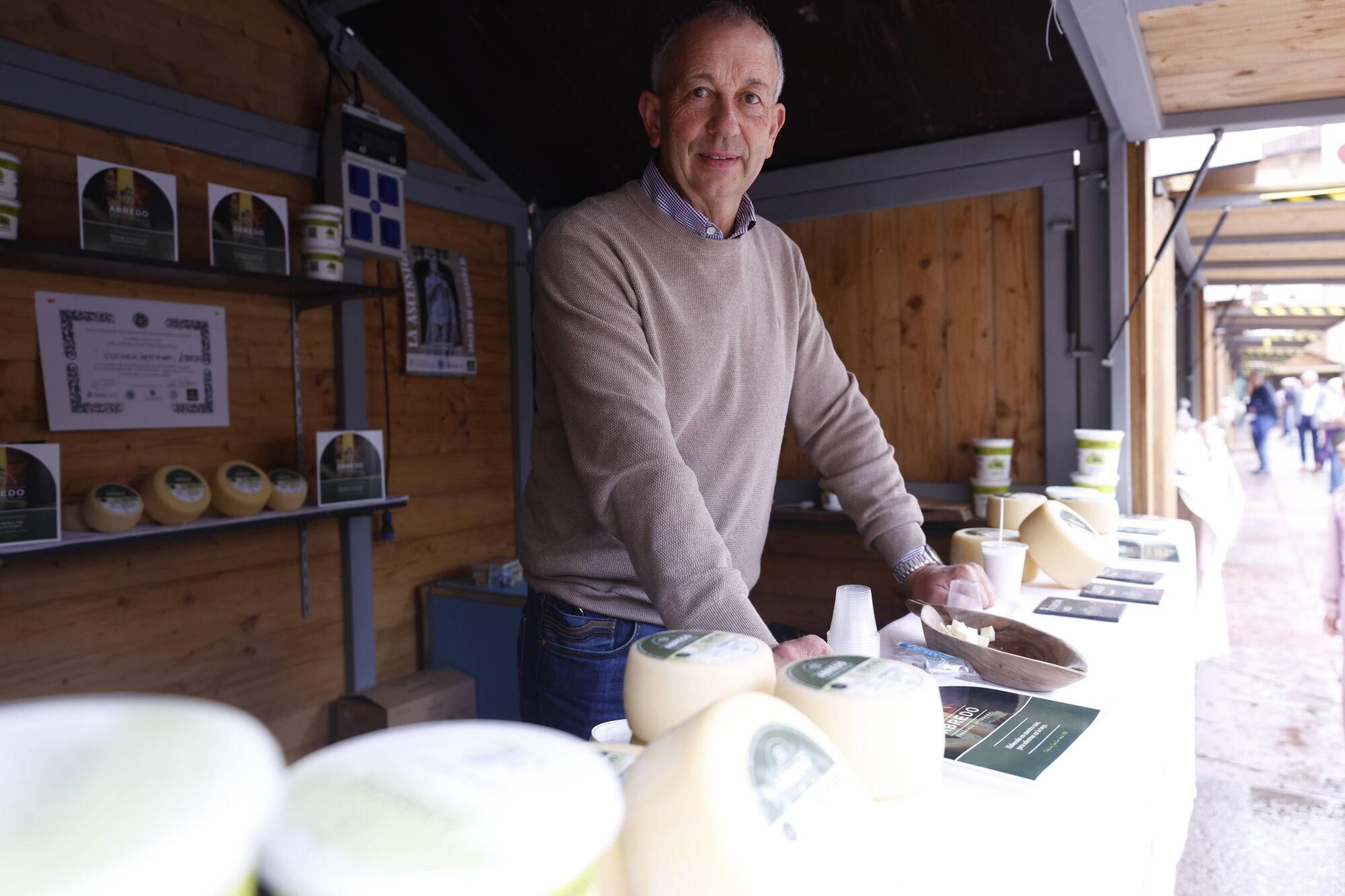Apertura del mercadillo de la Ascensión y visita del alcalde