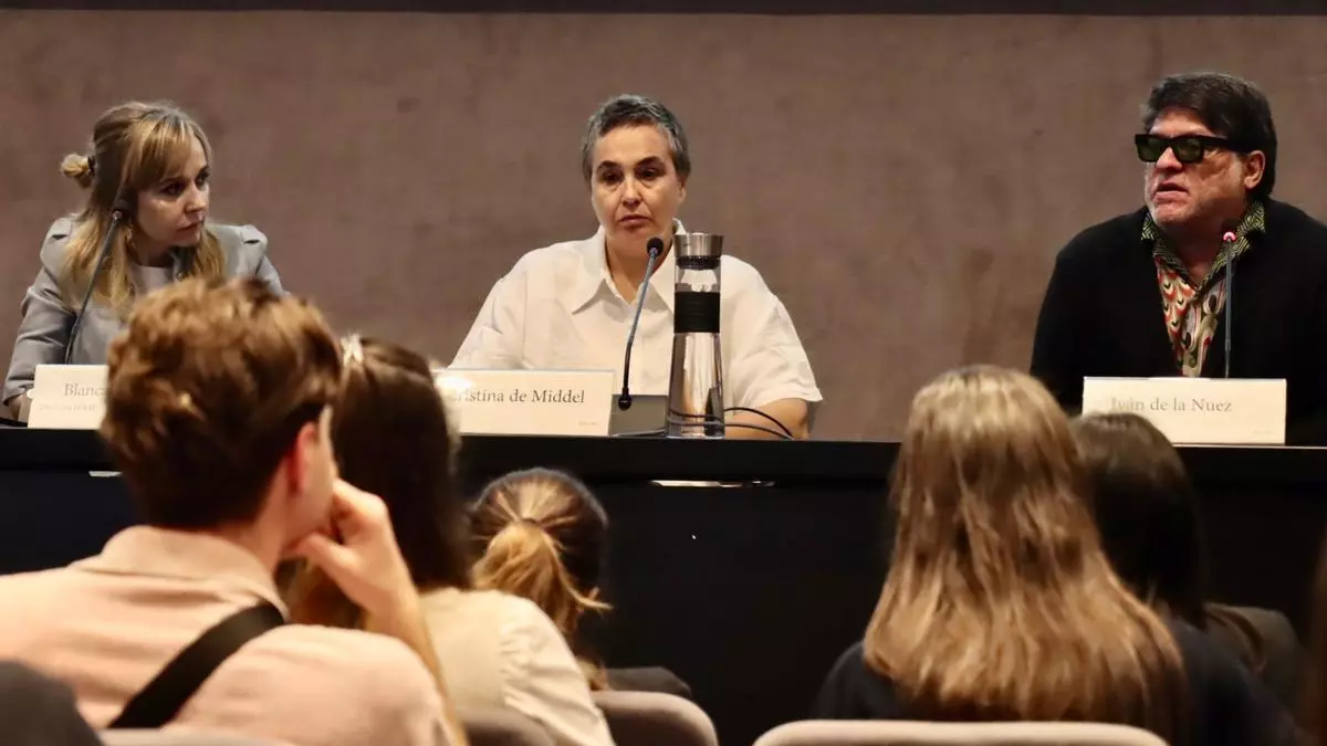 Cristina de Middel prende la traca final con 'Apoetosis Now' en el IVAM
