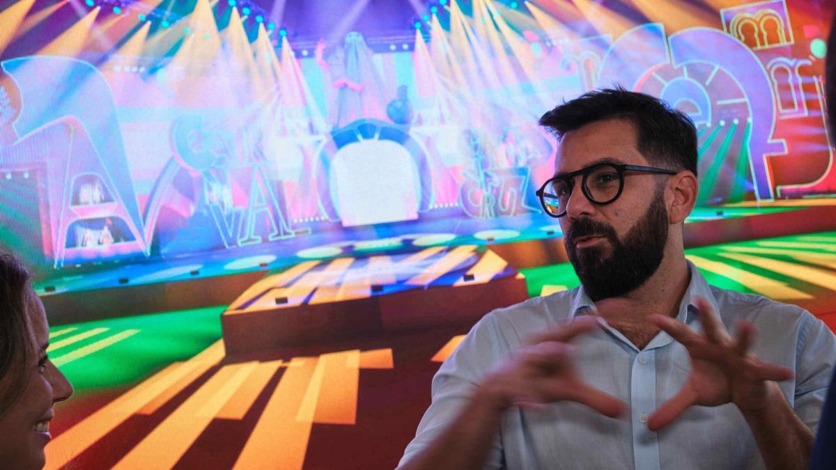 Nareme Melián, autor del escenario del Carnaval 2024, dedicado a televisión.
