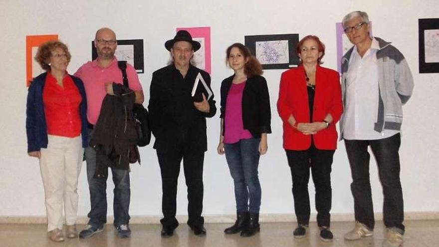 La exposición se inauguró ayer en la Casa da Cultura de Cangas.