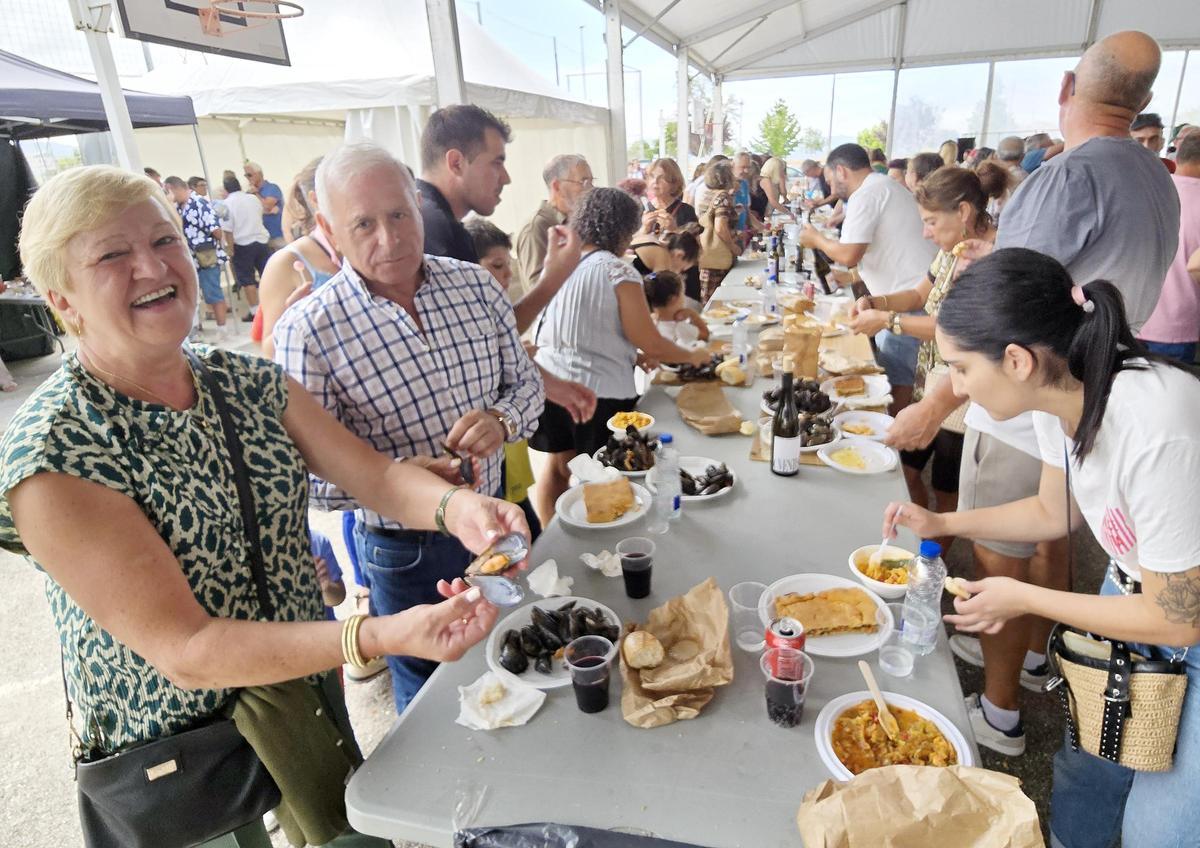 Moaña exalta su mejillón en una fiesta que vende cinco toneladas de producto en menos de tres horas