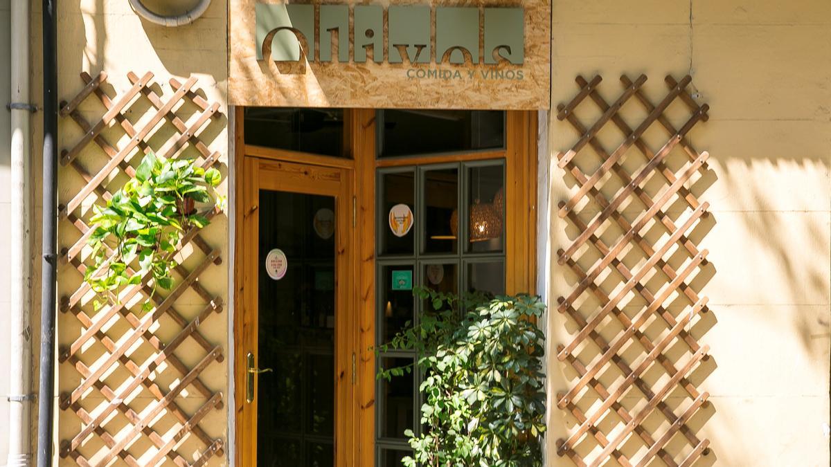 La fachada del restaurante Olivos.