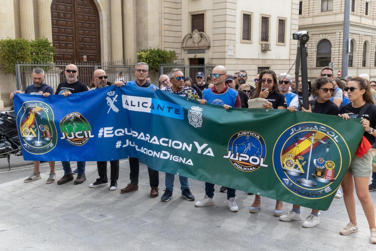 Imagen de una protesta anterior de Jupol y Jucil en Alicante.