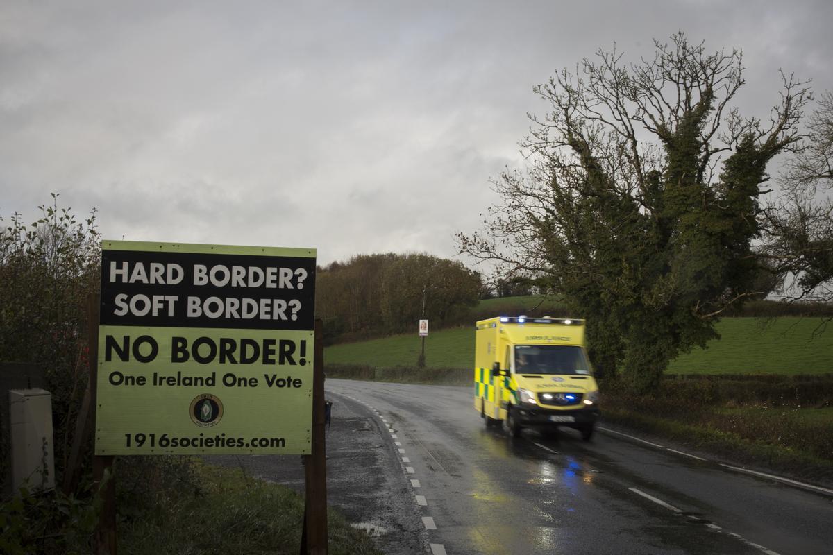 Limite fronterizo entre la Republica de Irlanda e Irlanda del Norte en el condado de Cavan Fotografia.