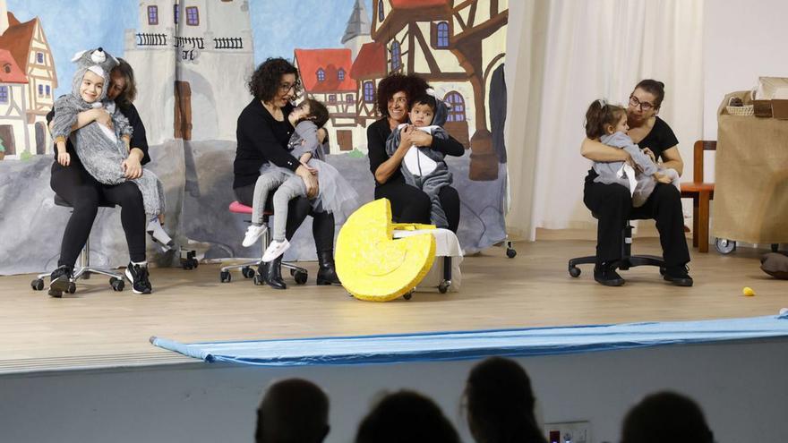 Broche festivo de Amencer a 2024