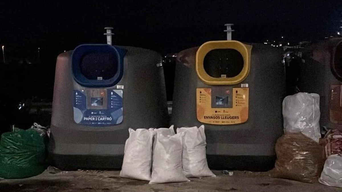 Residus fora dels contenidors que s'obren amb clauer xipat, per a emergències