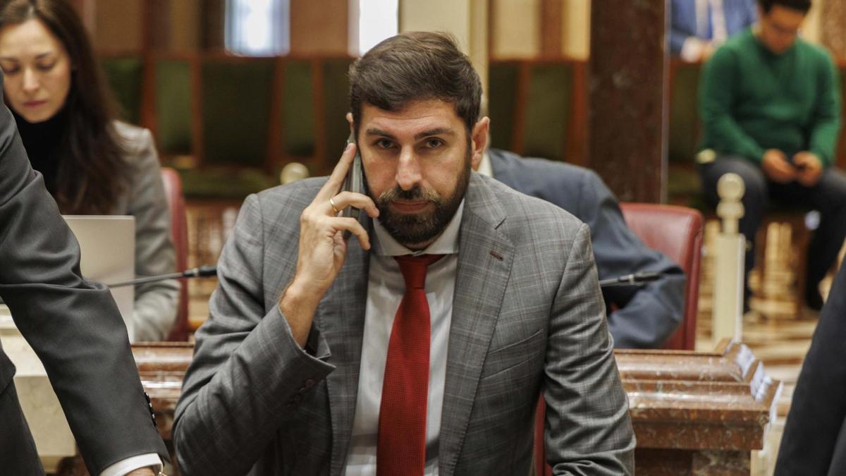 Vox Murcia | Abascal fulmina a Antelo con la dimisión en bloque de todo ...