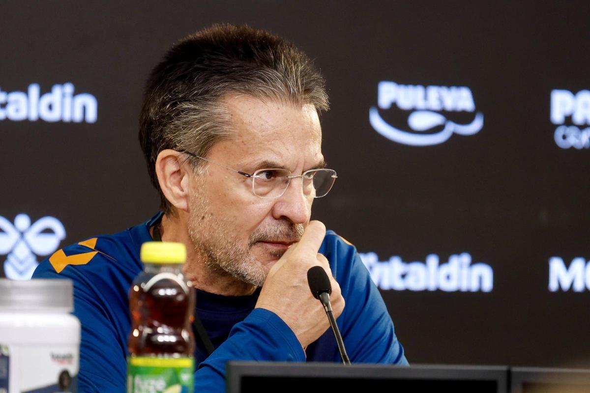 Pedro Martínez, en la rueda de prensa previa al primer partido de la semifinal ante el Joventut.